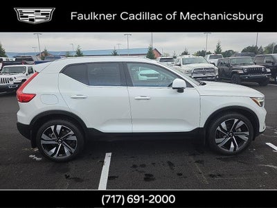 2024 Volvo XC40 Plus Bright Theme