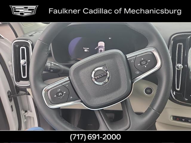 2024 Volvo XC40 Plus Bright Theme