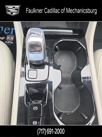 2024 Volvo XC40 Plus Bright Theme