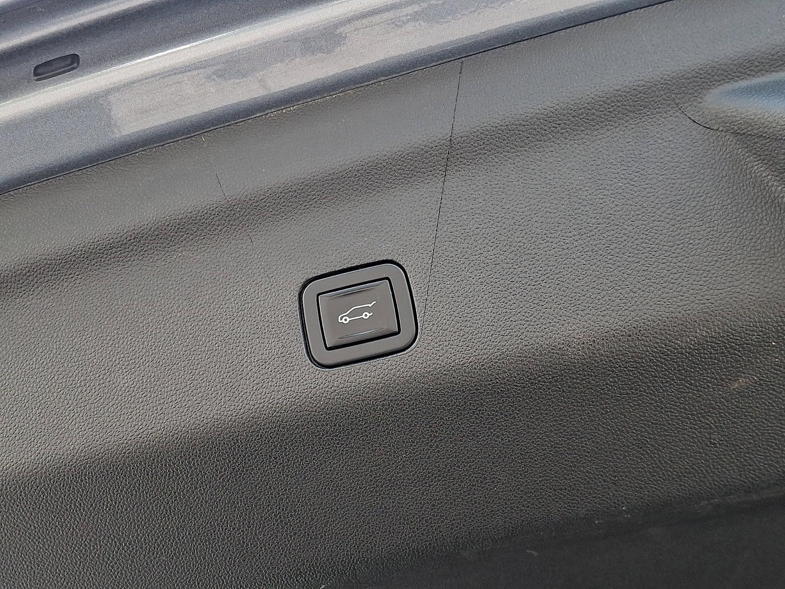 2022 Chevrolet Suburban 4WD RST