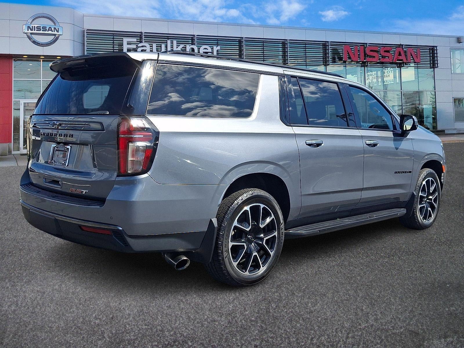 2022 Chevrolet Suburban 4WD RST