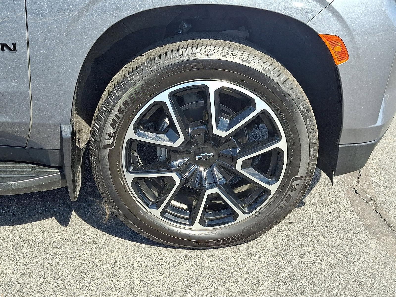 2022 Chevrolet Suburban 4WD RST