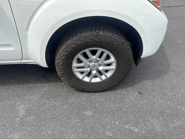 2016 Nissan Frontier 4WD Crew Cab SWB Auto SV