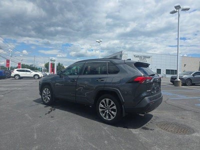 2019 Toyota RAV4 XLE Premium AWD (Natl)