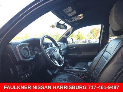 2017 Toyota Tacoma TRD Off Road Double Cab 5' Bed V6 4x4 AT (Natl)