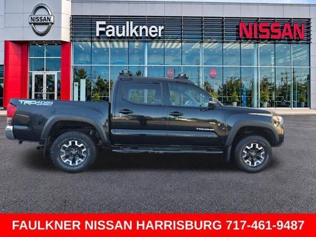 2017 Toyota Tacoma TRD Off Road Double Cab 5' Bed V6 4x4 AT (Natl)