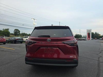 2026 Toyota Sienna XLE FWD 7-Passenger (Natl)