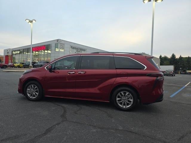 2026 Toyota Sienna XLE FWD 7-Passenger (Natl)