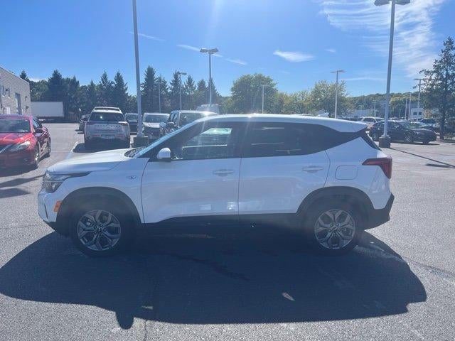 2025 Kia Seltos LX IVT AWD