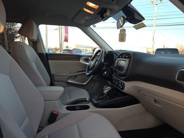 2022 Kia Soul LX IVT