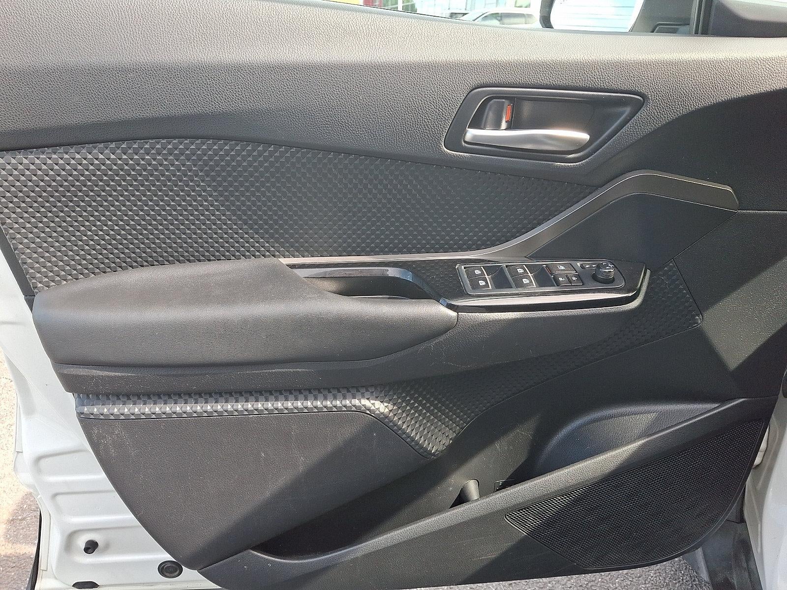 2019 Toyota C-HR XLE FWD (Natl)