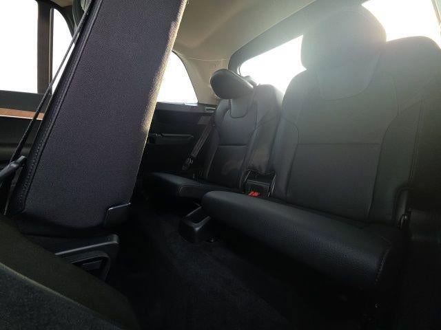 2022 Volvo XC90 T6 AWD Momentum 7P