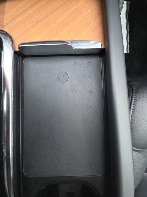 2022 Volvo XC90 T6 AWD Momentum 7P