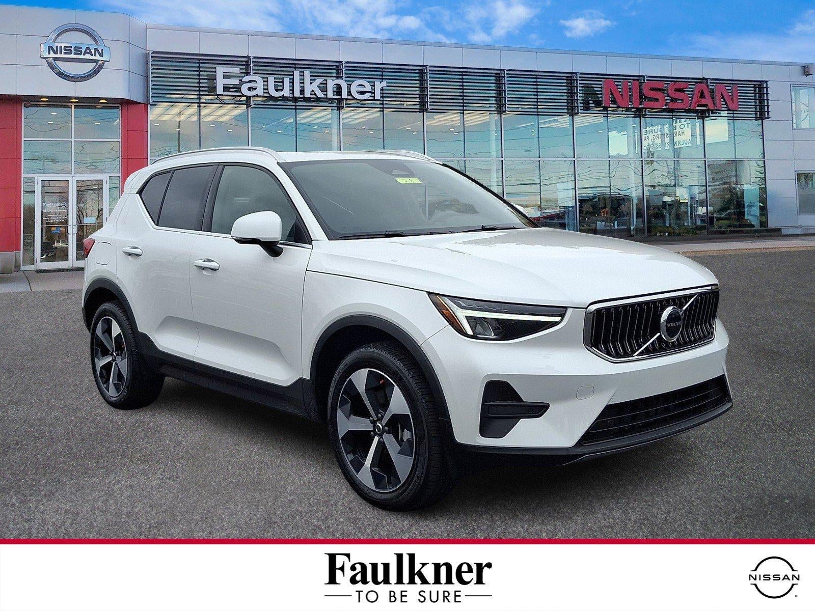 2025 Volvo XC40 B5 AWD Core Bright Theme