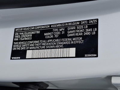 2025 Volvo XC40 B5 AWD Core Bright Theme