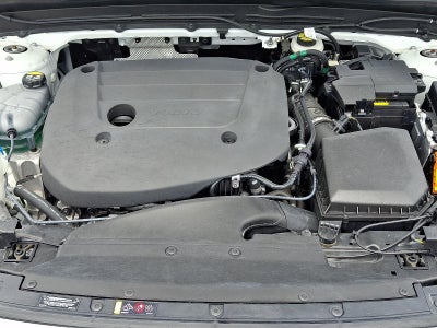 2025 Volvo XC40 B5 AWD Core Bright Theme