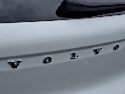 2025 Volvo XC40 B5 AWD Core Bright Theme