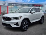 2025 Volvo XC40 B5 AWD Core Bright Theme