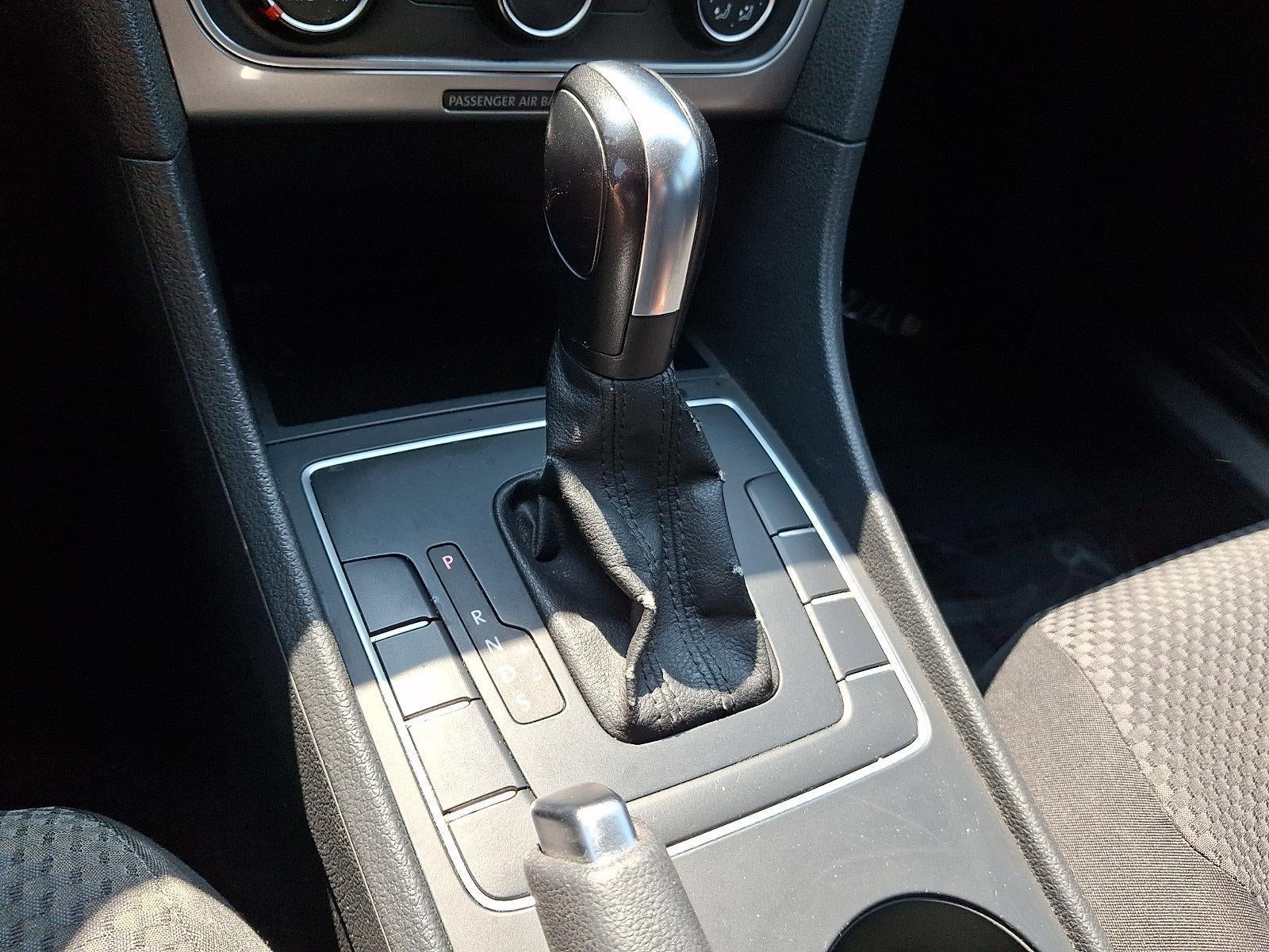 2014 Volkswagen Passat S