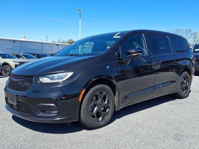 2022 Chrysler Pacifica Hybrid Touring L