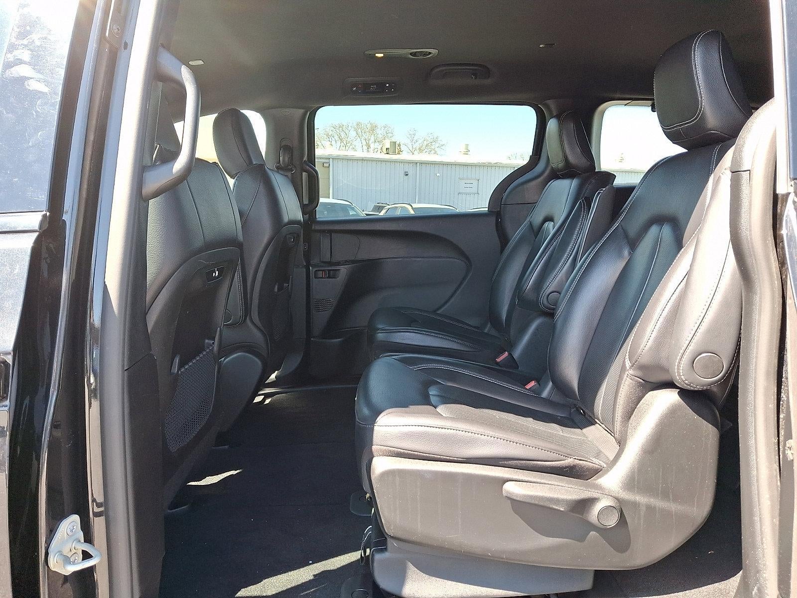 2022 Chrysler Pacifica Hybrid Touring L