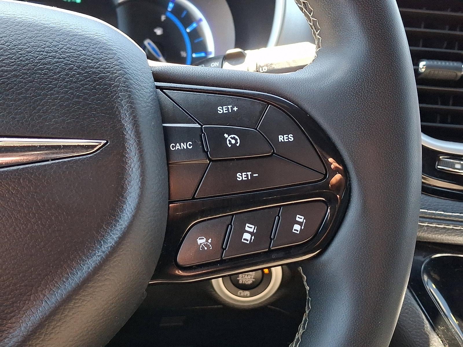 2022 Chrysler Pacifica Hybrid Touring L