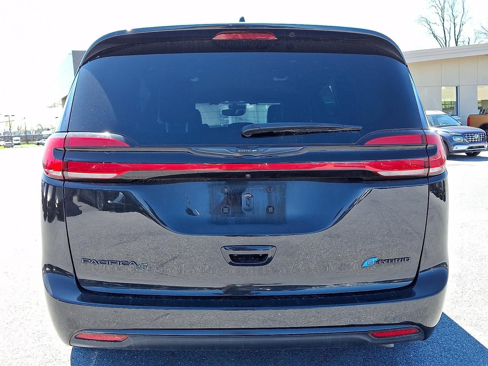 2022 Chrysler Pacifica Hybrid Touring L