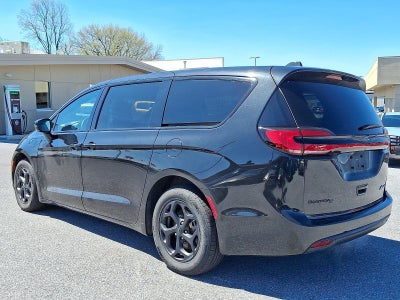 2022 Chrysler Pacifica Hybrid Touring L