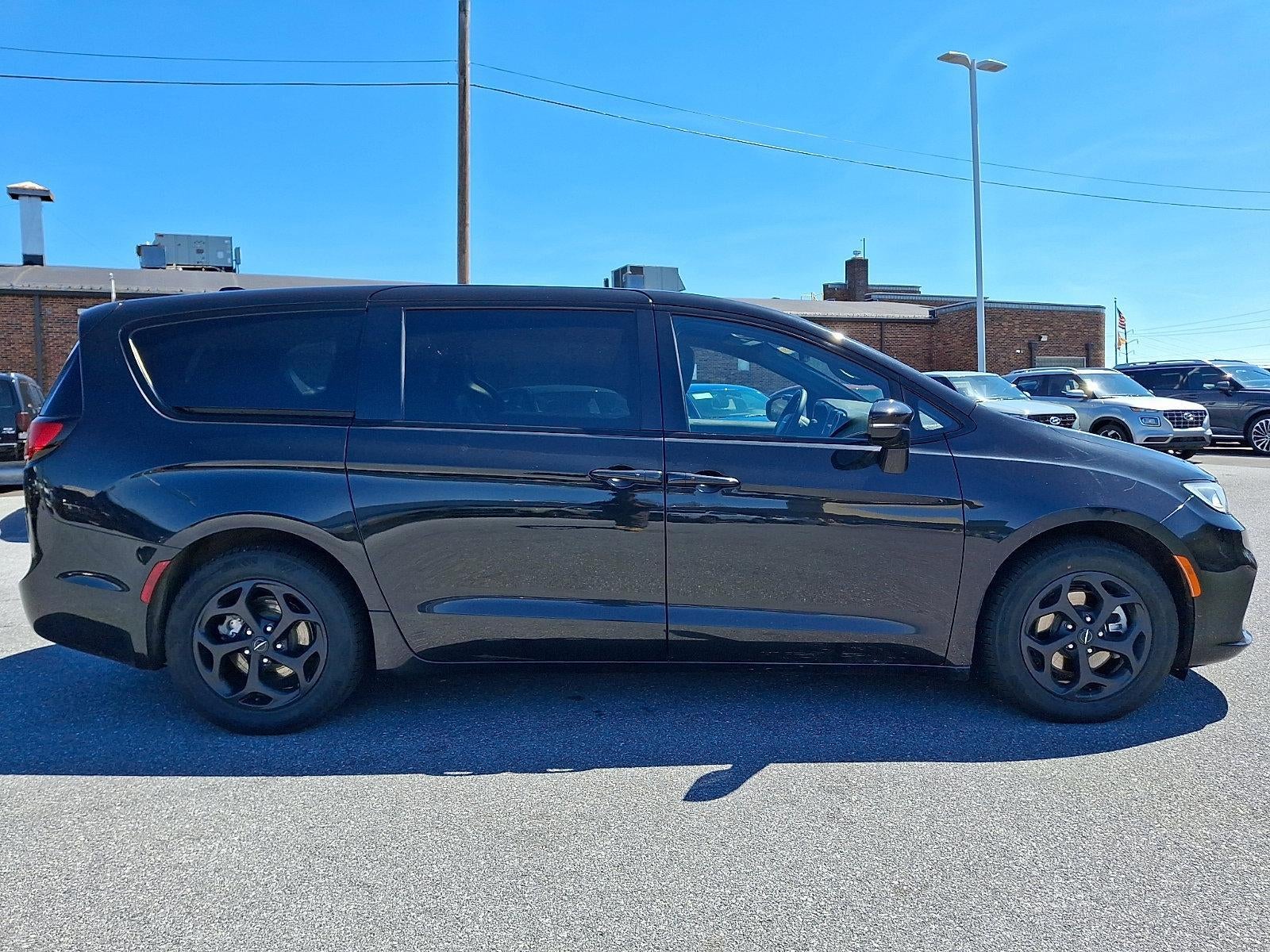 2022 Chrysler Pacifica Hybrid Touring L