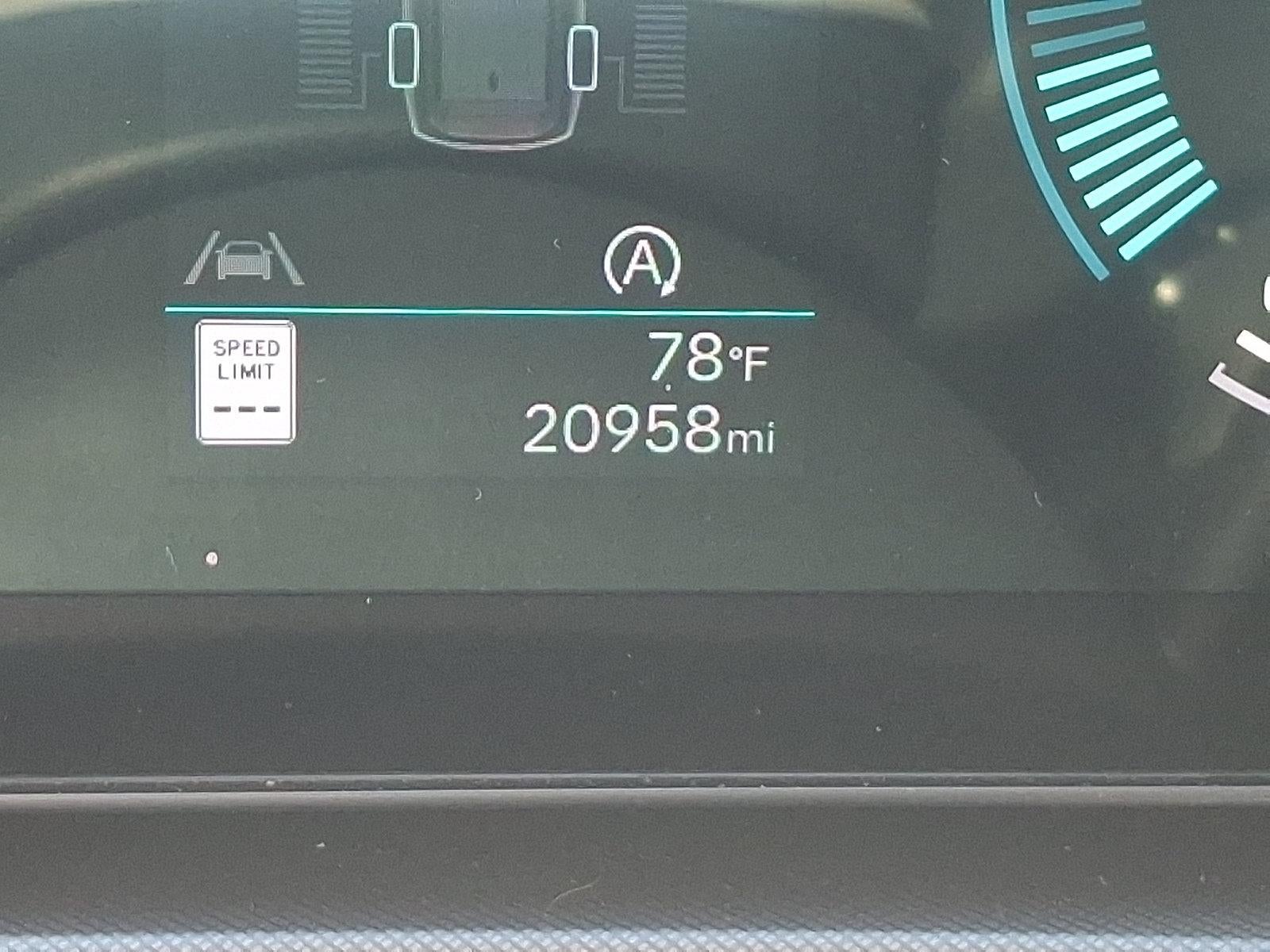 2025 Hyundai SANTA FE SE