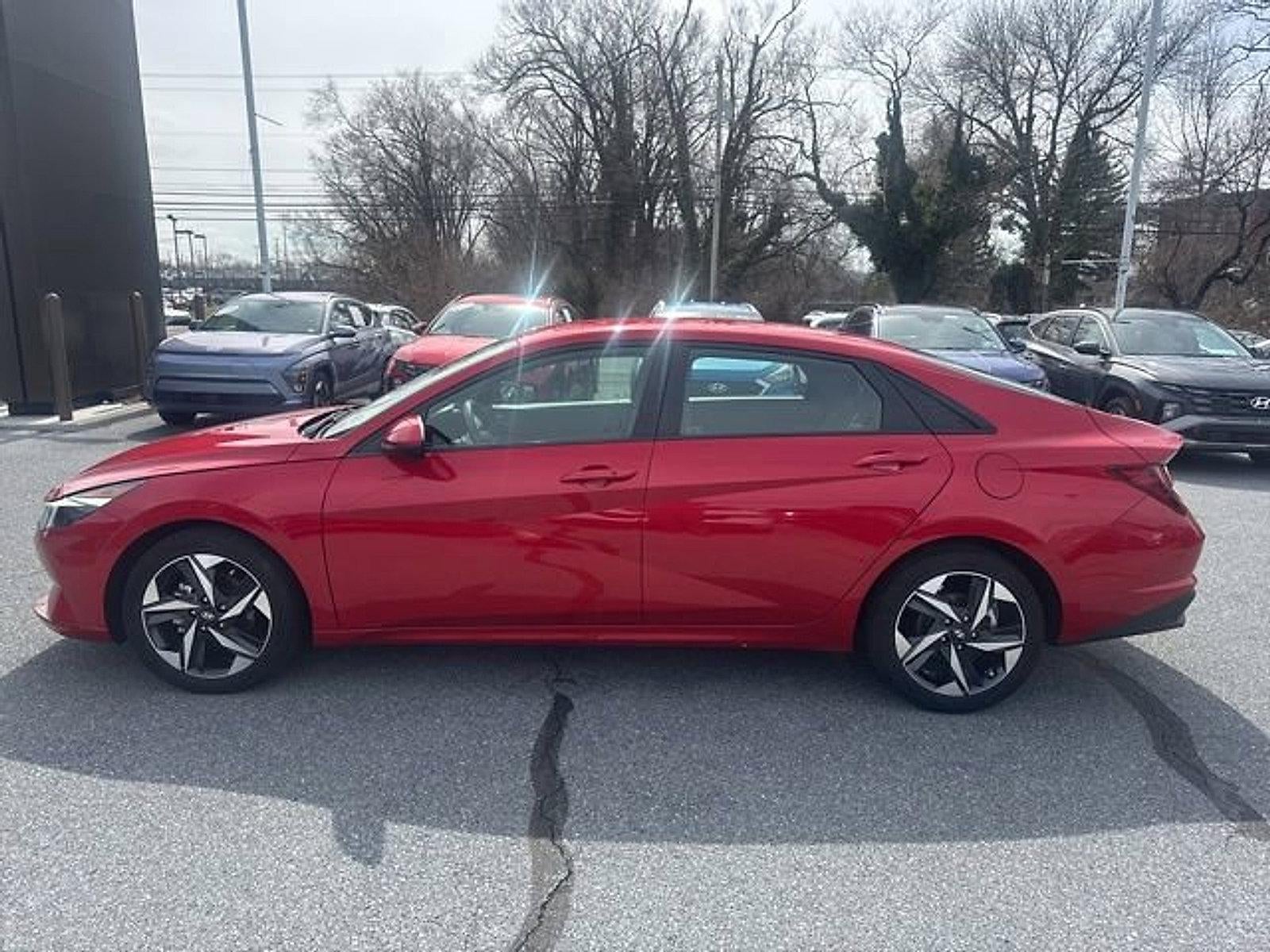 2023 Hyundai ELANTRA SEL