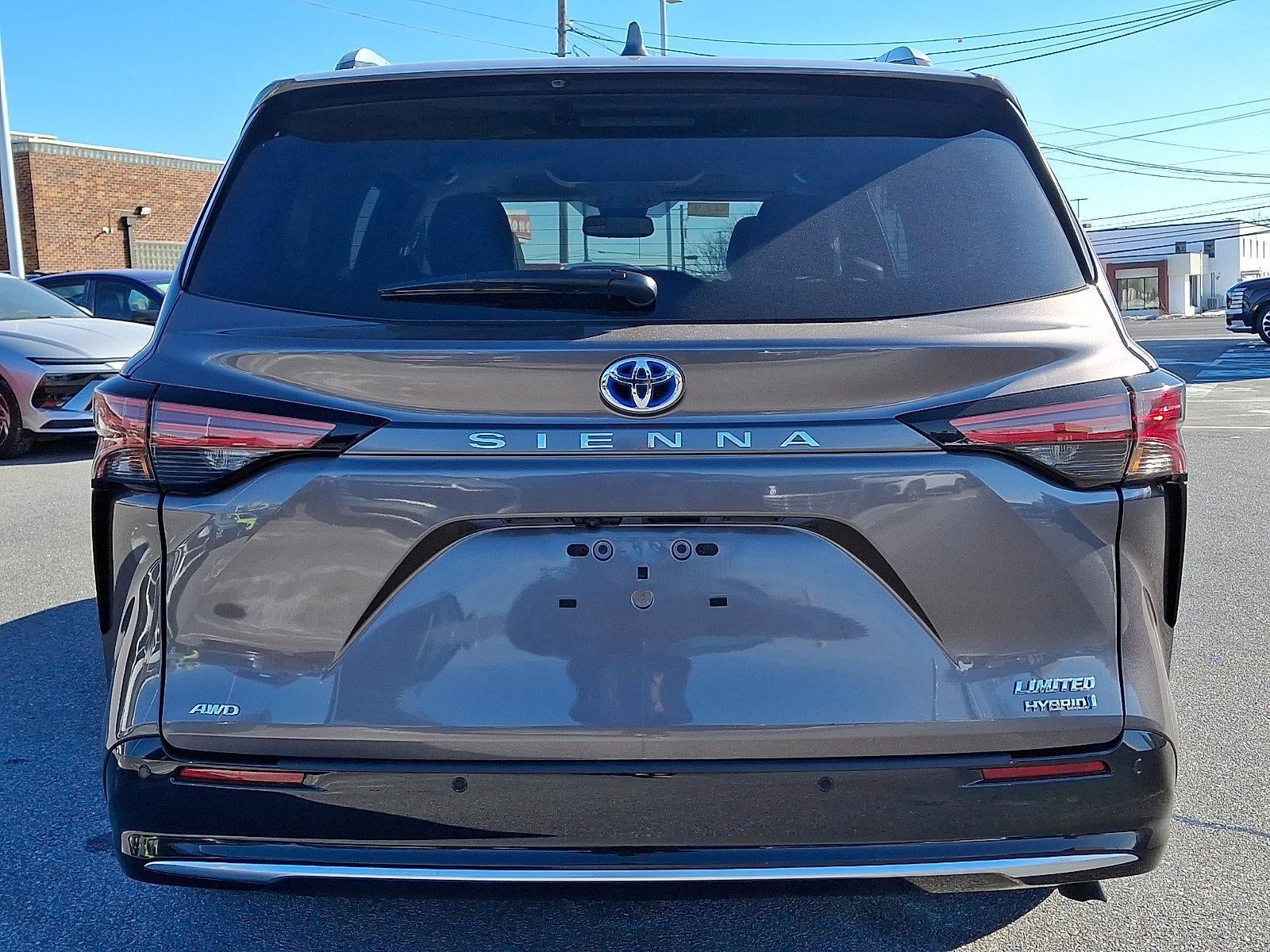 2023 Toyota Sienna Limited