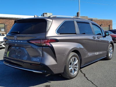 2023 Toyota Sienna Limited