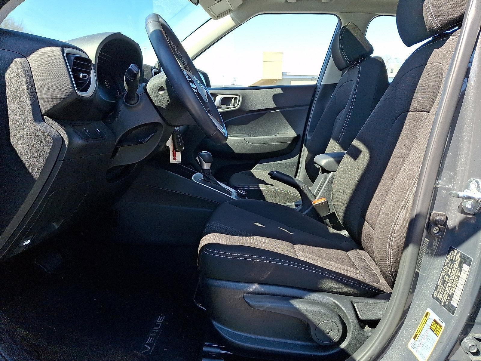 2023 Hyundai VENUE SEL